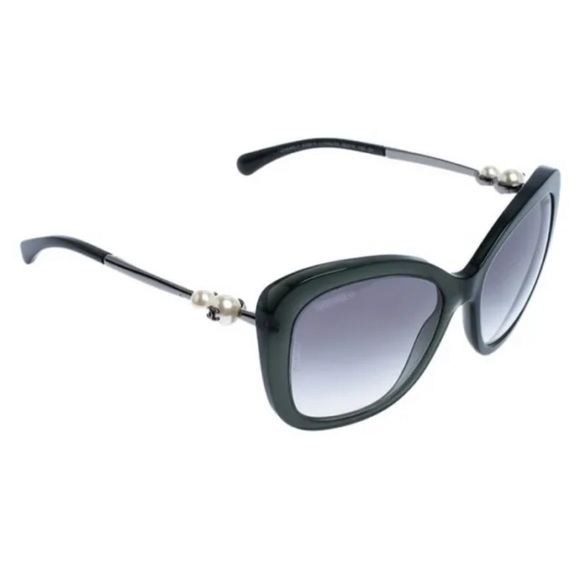 Auth Chanel pearl polarized sunglasses - Picture 1 of 5